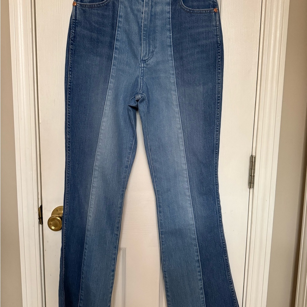 Wrangler Women's Flare Jeans in Medium Blue